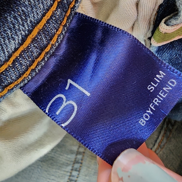 Pilcro Slim Boyfriend Distressed Jeans size 31 - Picture 3 of 4